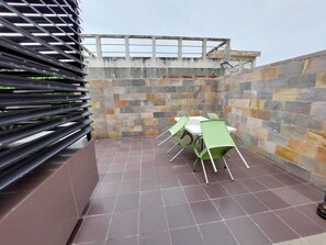 Outdoor dining - Cozyapartment (Cotonou)