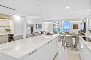 Dining - 3 Bedroom Oceanview Private Residence at Roney Palace (Miami Beach)