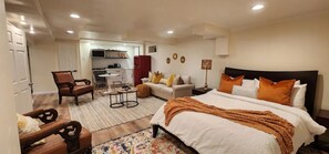 1 bedroom, desk, WiFi, bed sheets