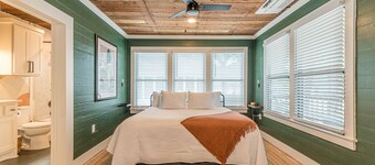 Fully-restored 1850s German Home in Downtown New Braunfels - A