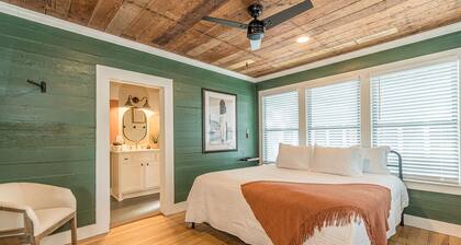 Walkable to Everything in Downtown New Braunfels! Restored 1850s German Home - A