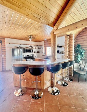 Fridge, microwave, oven, stovetop - Kemosabe Reunion Getaway | Hot Tub, Sauna, Nature (Bannock County)