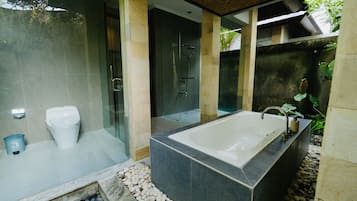 Tabla de planchar con plancha, wifi gratis y ropa de cama