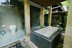 Iron/ironing board, free WiFi, bed sheets - Wana Karsa The Villas Ubud (Ubud)