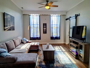 TV, fireplace, offices - Sunny Pilsen 2 Bed 1 Bath Apt W/Private Office and Garage Parking (Chicago)