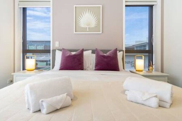 3 bedrooms, desk, iron/ironing board, free WiFi