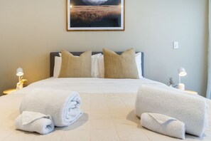 2 bedrooms, iron/ironing board, travel cot, free WiFi