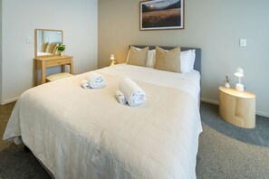 2 bedrooms, iron/ironing board, travel cot, free WiFi