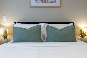 2 bedrooms, iron/ironing board, travel crib, free WiFi