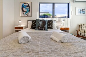 1 chambre, bureau, fer et planche à repasser, accès au Wi-Fi (inclus)