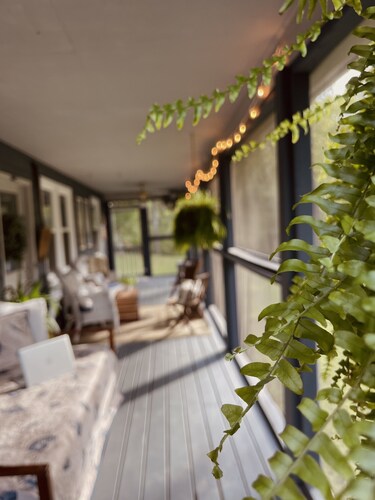 Creekside Cottage Near Nashville- Pet Friendly!