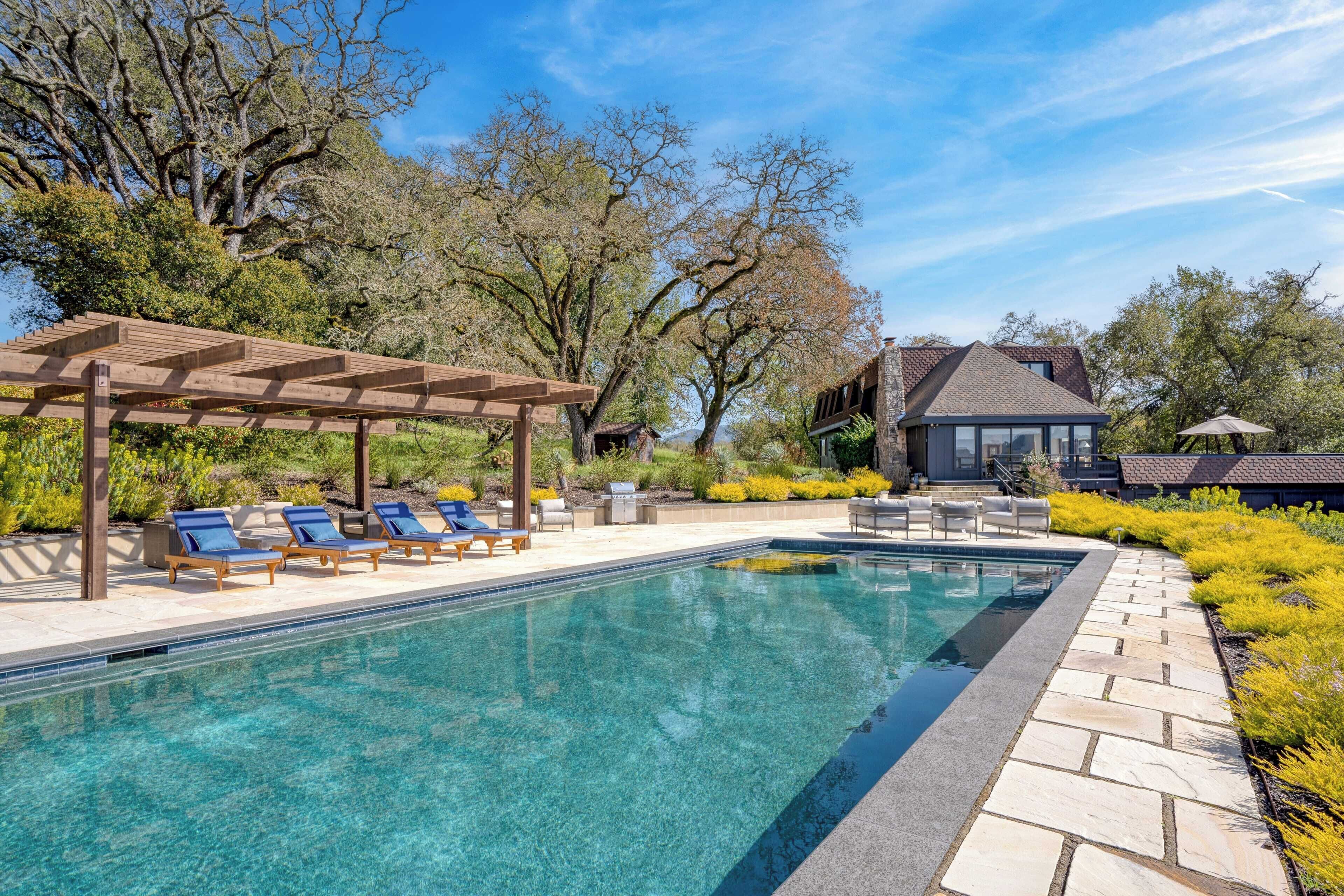 House (5 Bedrooms) | Interior