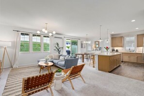 TV - Holoholo by Avantstay Large Single Story w View (Waianae)