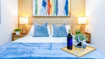 4 bedrooms, desk, iron/ironing board, free WiFi