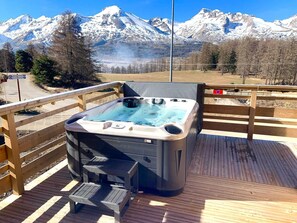 Outdoor spa tub - Chalet 14 people jacouzzi (Le Dévoluy)
