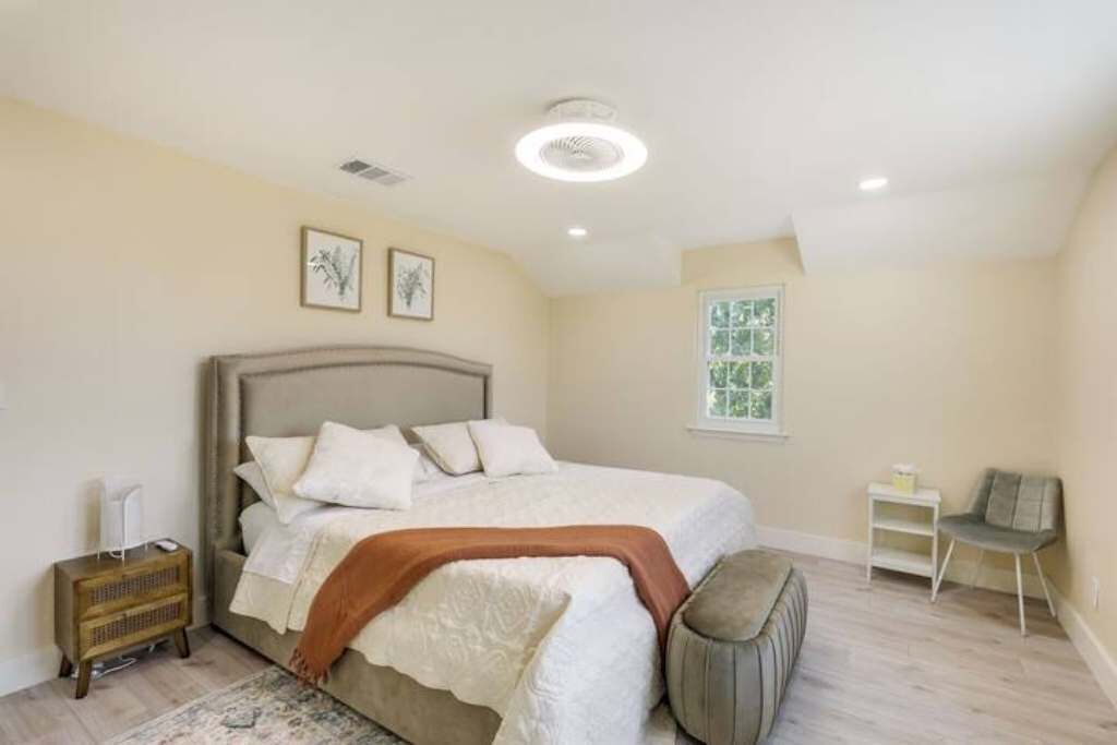 3 chambres, fer et planche à repasser, lit parapluie, Wi-Fi gratuit