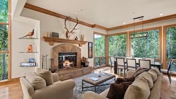 Townhome | Living area