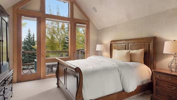 Townhome | 4 bedrooms, free WiFi