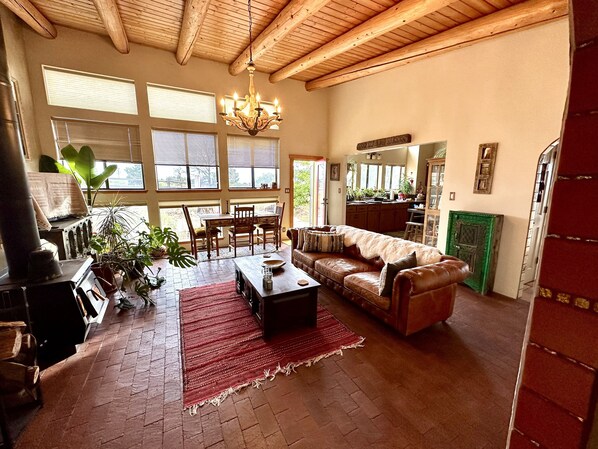 Living area - Extended winter holidays in glorious Eldorado/Santa Fe! (Santa Fe)