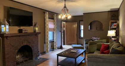 Historic Twin Tudors Inn