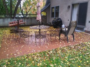 Terrace/patio - Historic Twin Tudors Inn (Sioux Falls)