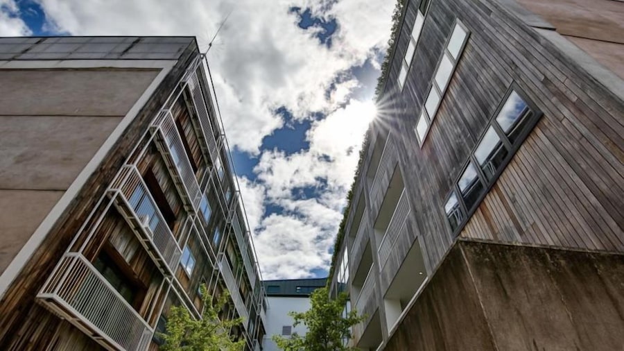 Two Bedroom Balcony Apartment Liverpool