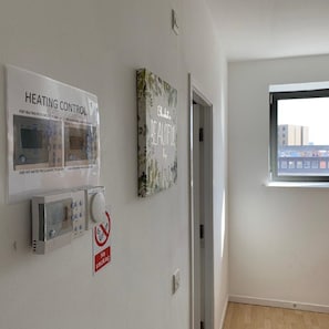 Hallway - Two Bedroom Balcony Apartment Liverpool (Liverpool)