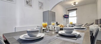 Relaxing Seaside Retreat w/Pool Table Southend