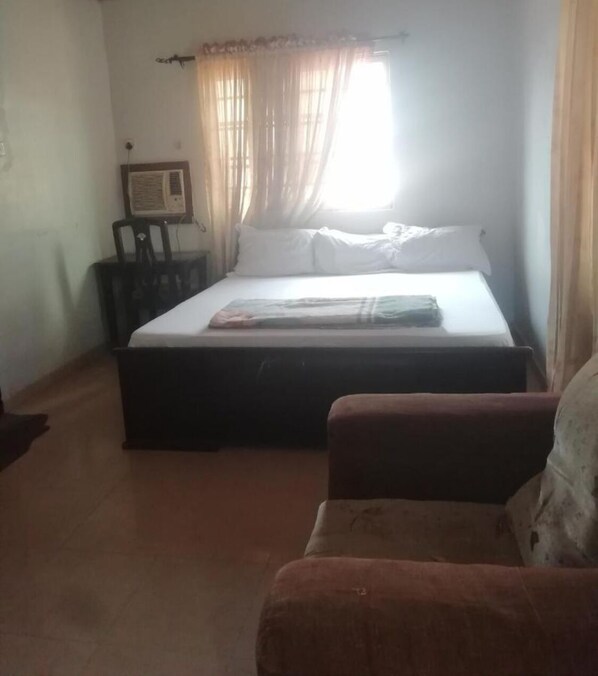 Iron/ironing board (on request), WiFi (free)