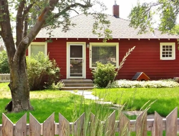 Exterior - Downtown Bend bungalow (Bend)
