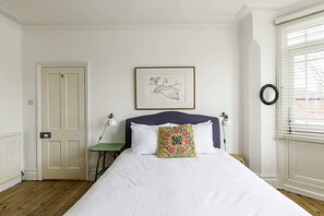 Basic House, Multiple Beds | Interior - Beautiful Three Bed Abode Near Dollis Hill (London)