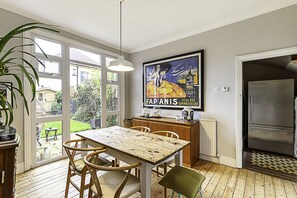 Basic House, Multiple Beds | Interior - Beautiful Three Bed Abode Near Dollis Hill (London)