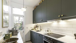 Unclassified image, 4 of 30, button - Beautiful Three Bed Abode Near Dollis Hill (London)
