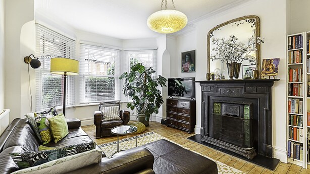 Unclassified image, 1 of 30, button - Beautiful Three Bed Abode Near Dollis Hill (London)