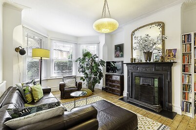 Beautiful Three Bed Abode Near Dollis Hill