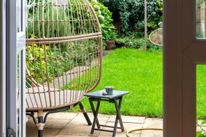 베이직 하우스, 침대(여러 개) | 외관