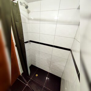 Towels, soap, toilet paper - Antarki Apartment (Cusco)