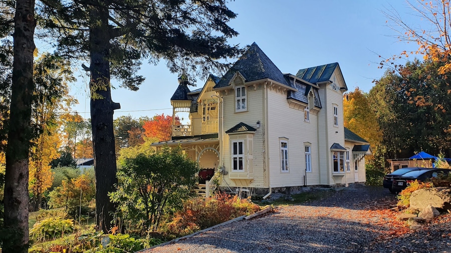 Le Salon des Inconnus