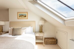 Basic Apartment, Multiple Beds - Bright and Spacious Penthouse With Terrace (London)