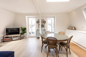 Basic Apartment, Multiple Beds | Dining - Bright and Spacious Penthouse With Terrace (London)