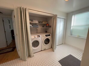 Interior - Upscale apartment in Ann Arbor's Kerrytown (Ann Arbor)