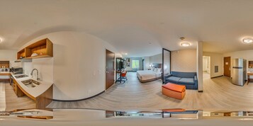 办公桌、笔记本电脑工作区、免费 WiFi、床单