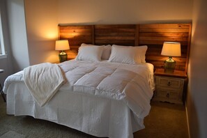 2 habitaciones, escritorio, tabla de planchar con plancha y wifi gratis 