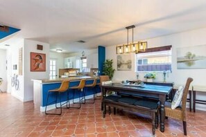 Dining - Great Duplex Grove Central: 2 Houses 2 Patios. 5mi to Beach! (Miami)