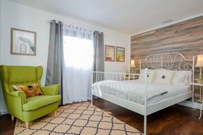 2 bedrooms, iron/ironing board, travel cot, WiFi