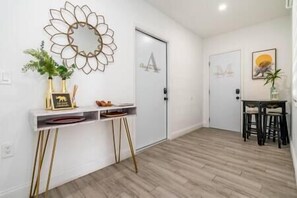 Interior - Modern Apartment by Coral Gables. 4mi Airport. 10mi Beach! (Miami)