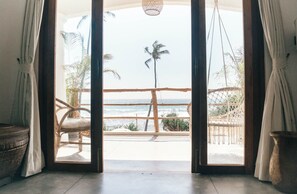 تجهيزات عازلة للصوت وواي فاي مجانًا وملاءات أسرّة