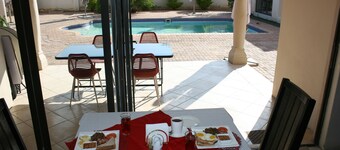 Titan Valley Guest House & Stargazing