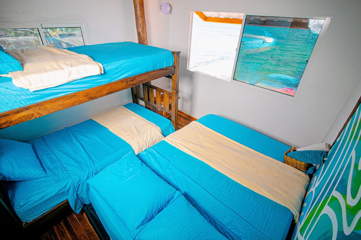 Deluxe Quadruple Room | Individually decorated, individually furnished, free WiFi