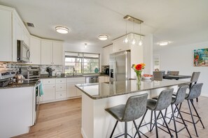 Fridge, microwave, stovetop, dishwasher